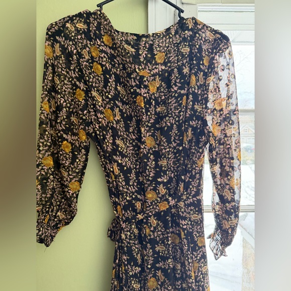 ❤️Beautiful Dark Femme Lulu’s Black Gold Purple Floral Maxi Wrap Dress - Picture 3 of 6